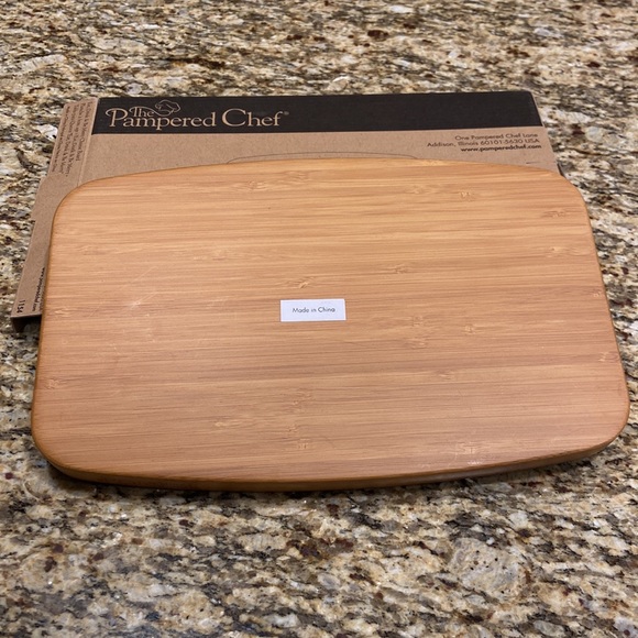 The Pampered Chef Bamboo Be Merry Cheese Board - Picture 3 of 6
